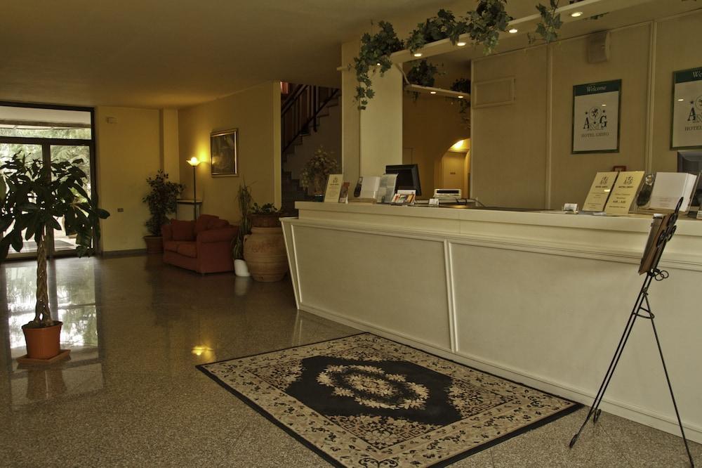 Il Grifo Hotel E Bisteccheria Toscana Монтепульчано Экстерьер фото