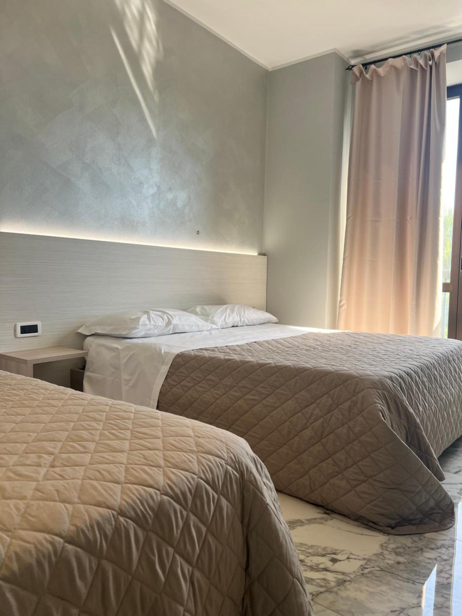 Il Grifo Hotel E Bisteccheria Toscana Монтепульчано Экстерьер фото